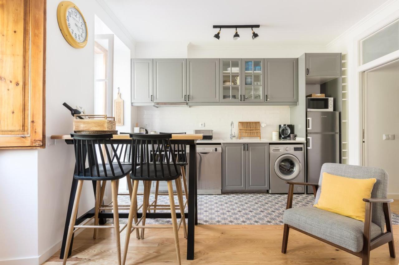Feel Home in this Stunning Renovated Nest in Graça Lisboa Exterior foto