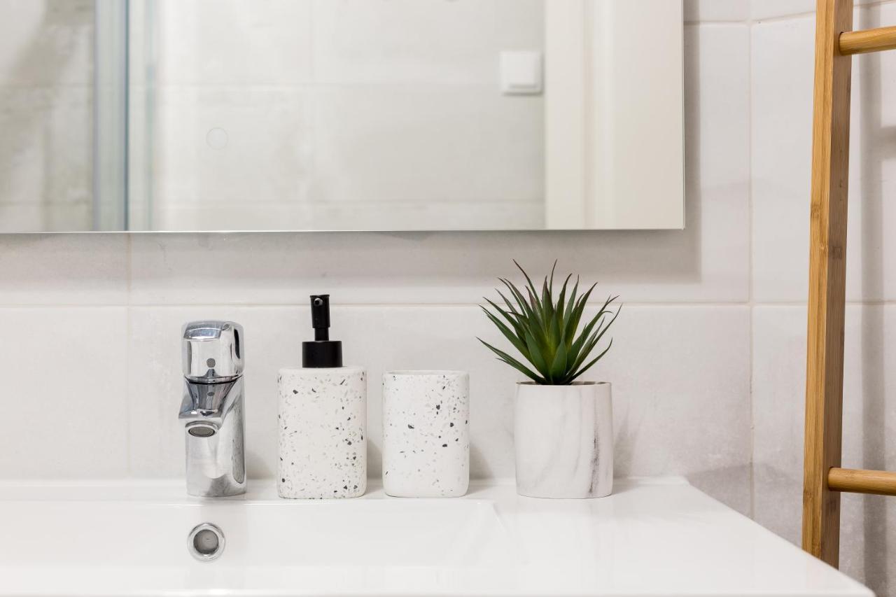 Feel Home in this Stunning Renovated Nest in Graça Lisboa Exterior foto
