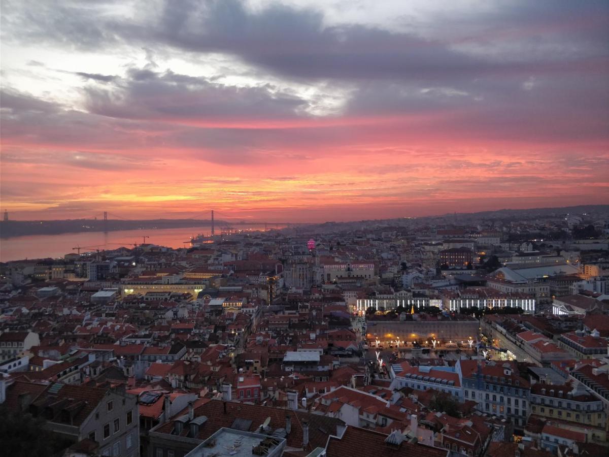 Feel Home in this Stunning Renovated Nest in Graça Lisboa Exterior foto